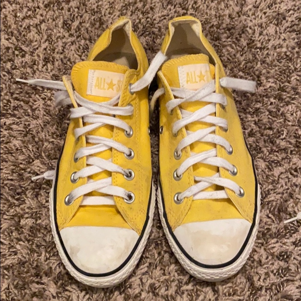 Yellow converse